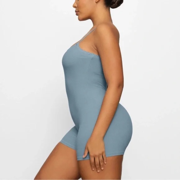 NWOT SKIMS Soft Lounge Lace Onesie - Picture 5 of 6